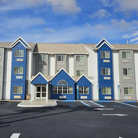Microtel Inn & Suites By Wyndham Bushnell Exteriér fotografie