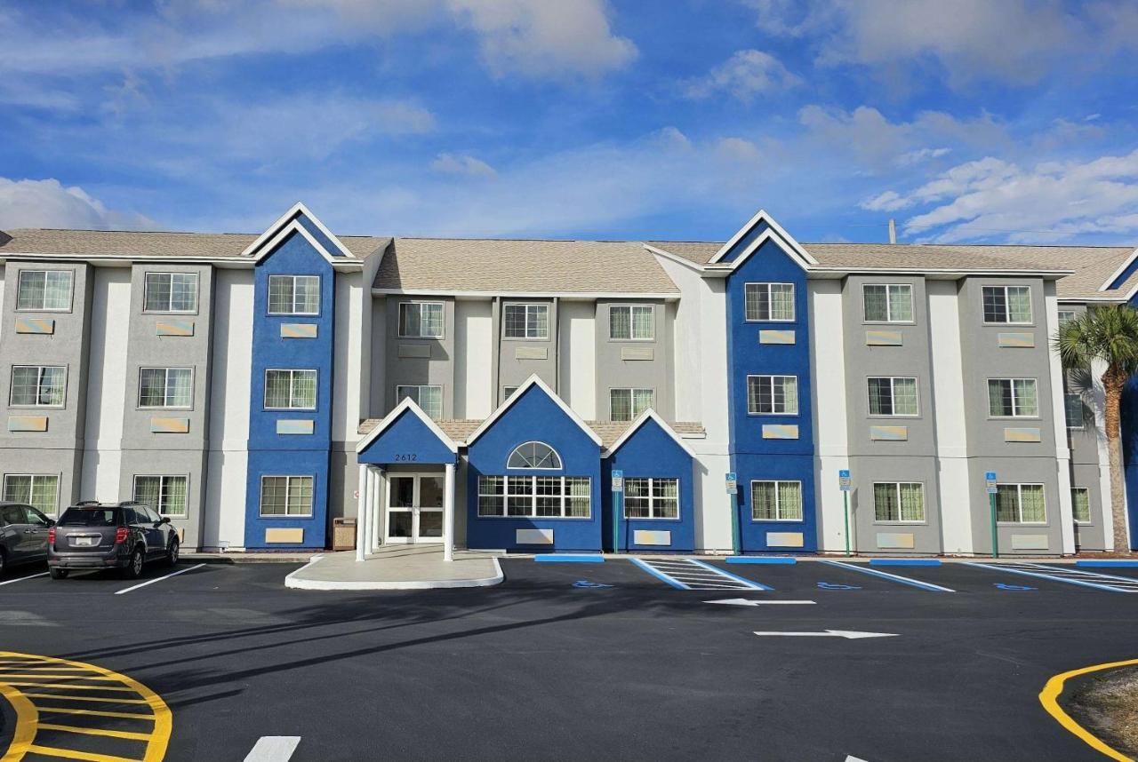 Microtel Inn & Suites By Wyndham Bushnell Exteriér fotografie