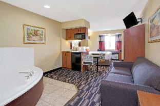 Microtel Inn & Suites By Wyndham Bushnell Pokoj fotografie