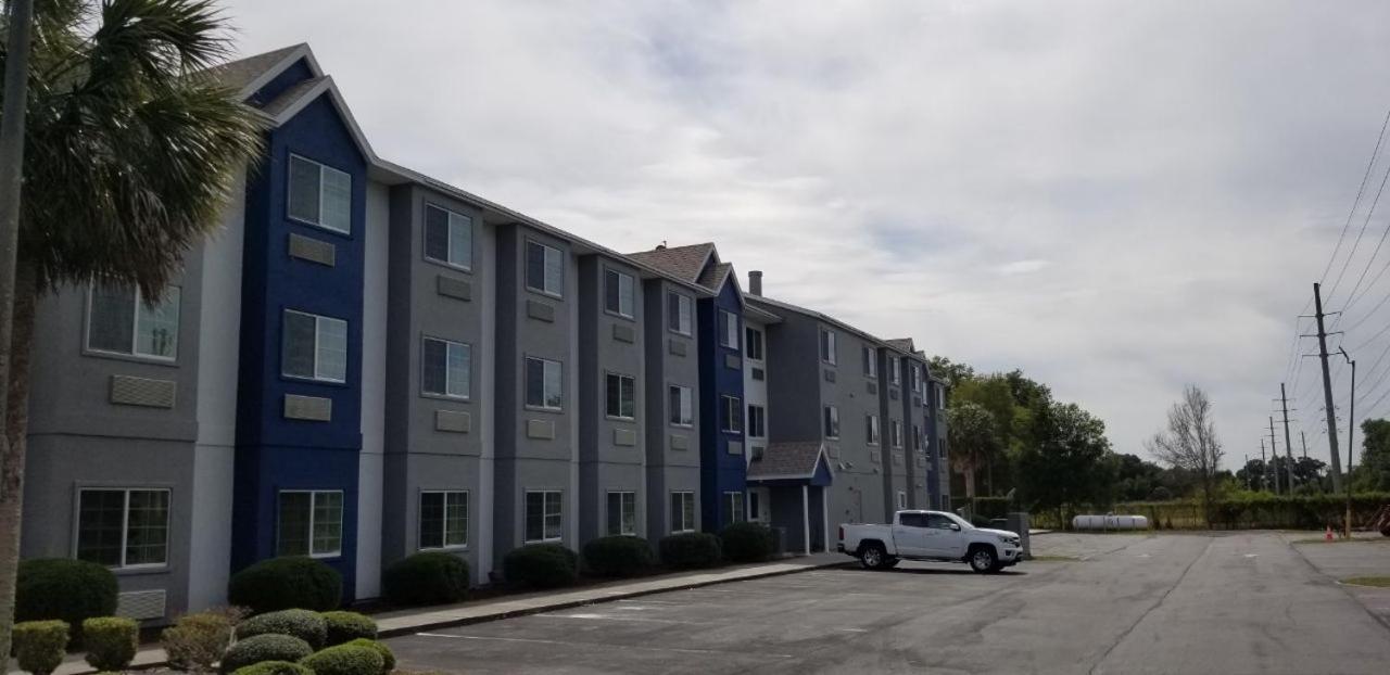 Microtel Inn & Suites By Wyndham Bushnell Exteriér fotografie