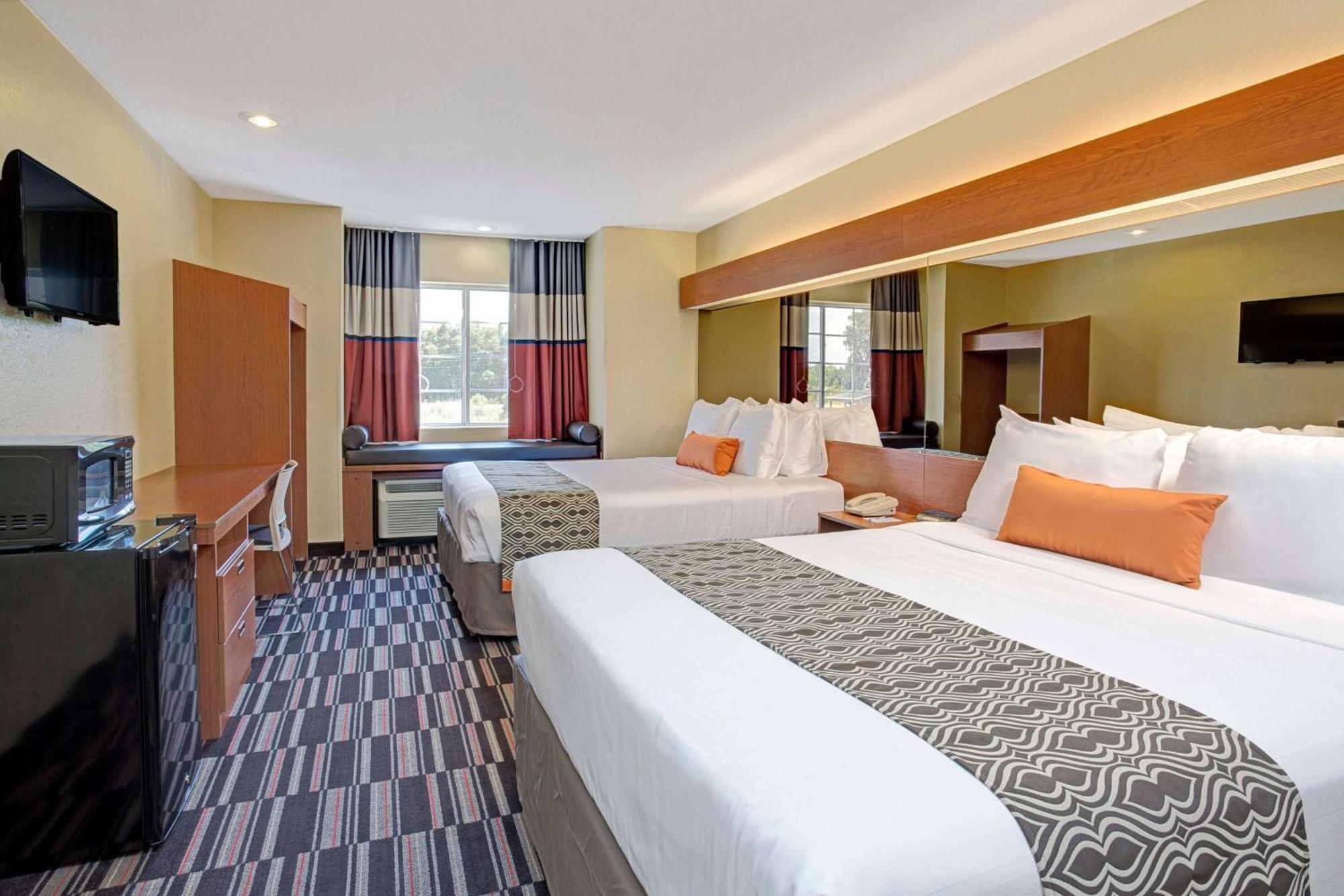 Microtel Inn & Suites By Wyndham Bushnell Exteriér fotografie