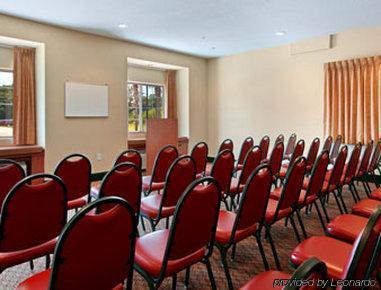 Microtel Inn & Suites By Wyndham Bushnell Exteriér fotografie
