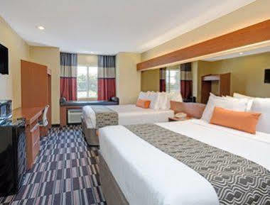Microtel Inn & Suites By Wyndham Bushnell Exteriér fotografie